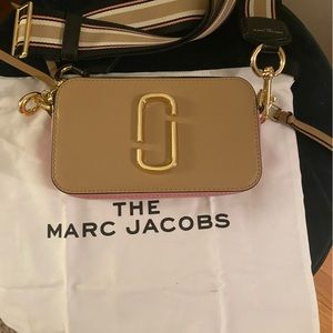 Marc Jacobs
Snapshot Crossbody
Bag
New Sandcastle Multi. NWOT.